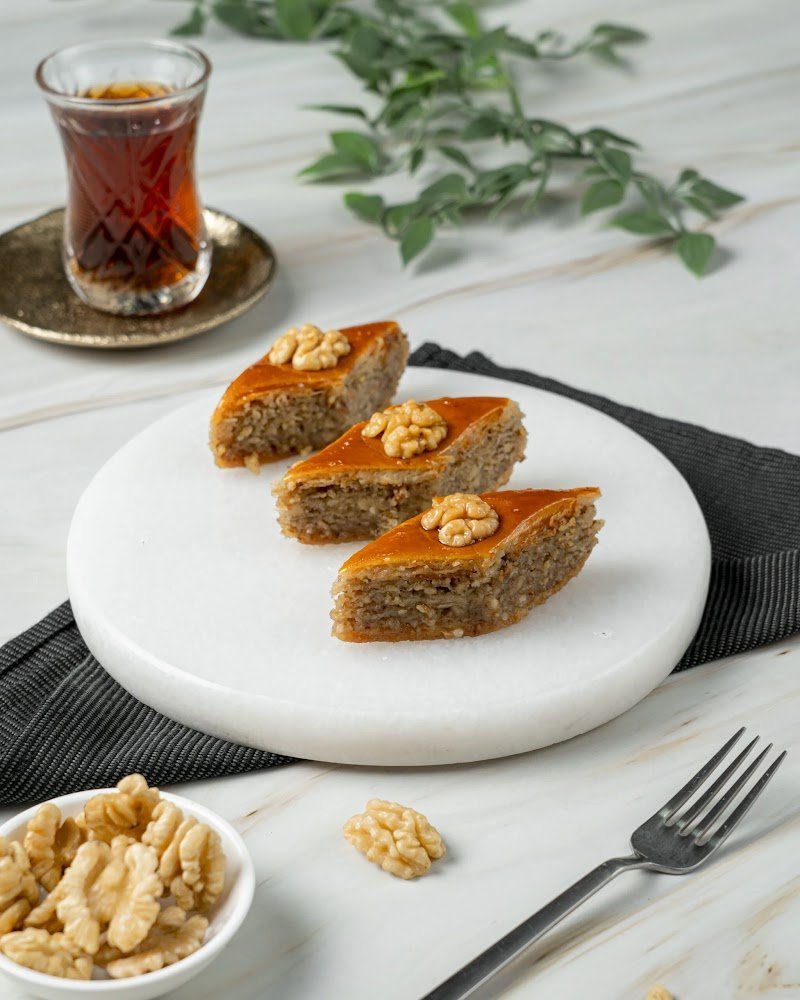 Bakı paxlavası (qozlu)