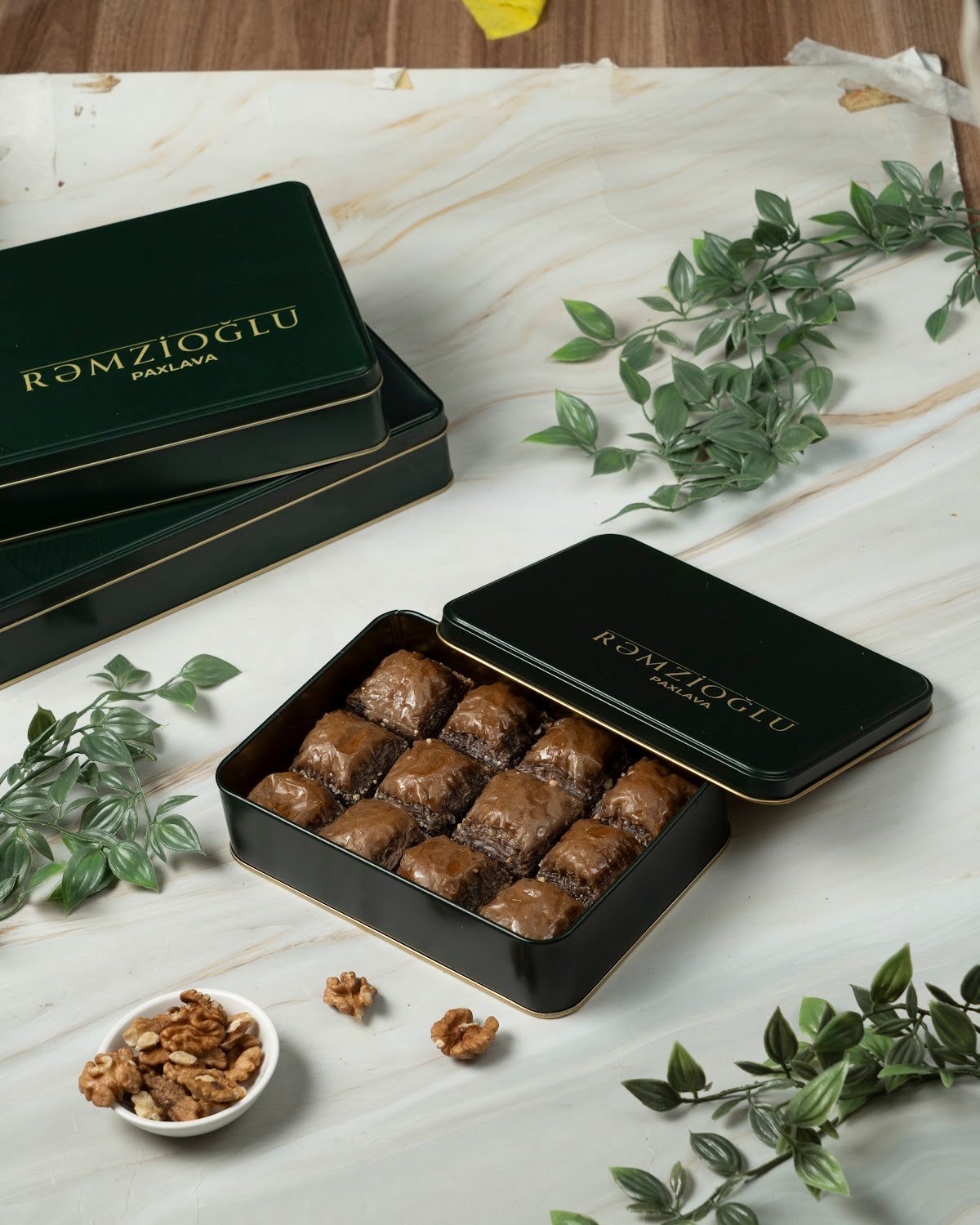 Metal qutuda şokoladlı paxlava- 470 gr